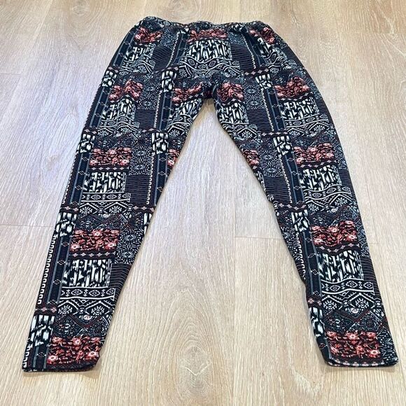 Always Fuzzy Velour Patterned Leggings Maroon Black Combo, Women’s Medium - Picture 10 of 10